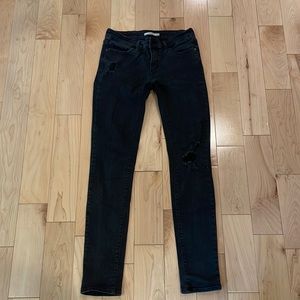 LEVIS 711 Skinny Jeans size 29. EUC!